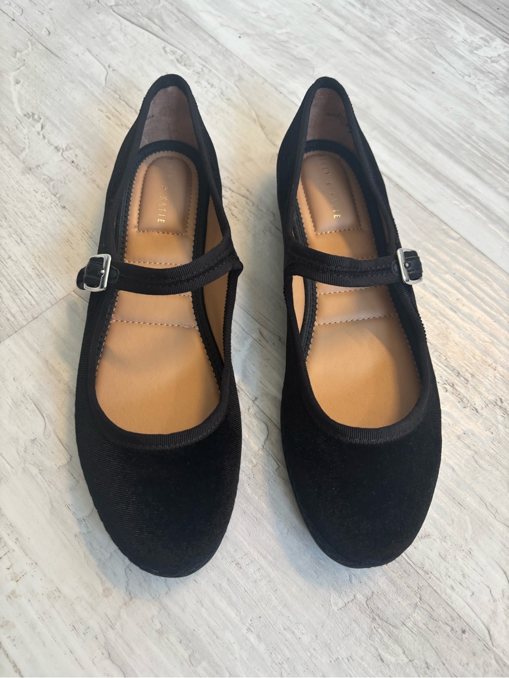 Kelly & Katie Golda Black Velvet Mary Jane Flats Size 8